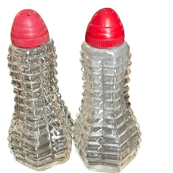 Vintage Clear Ribbed Glass Salt & Pepper Shakers Red Tops Art Deco Retro READ - Picture 1 of 16